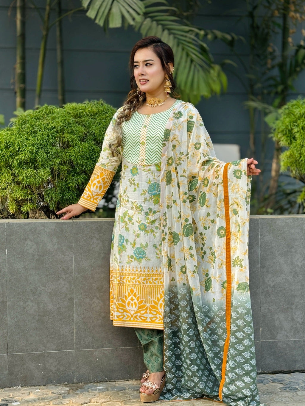 White floral printed shalwar kameez - SaimaFashion
