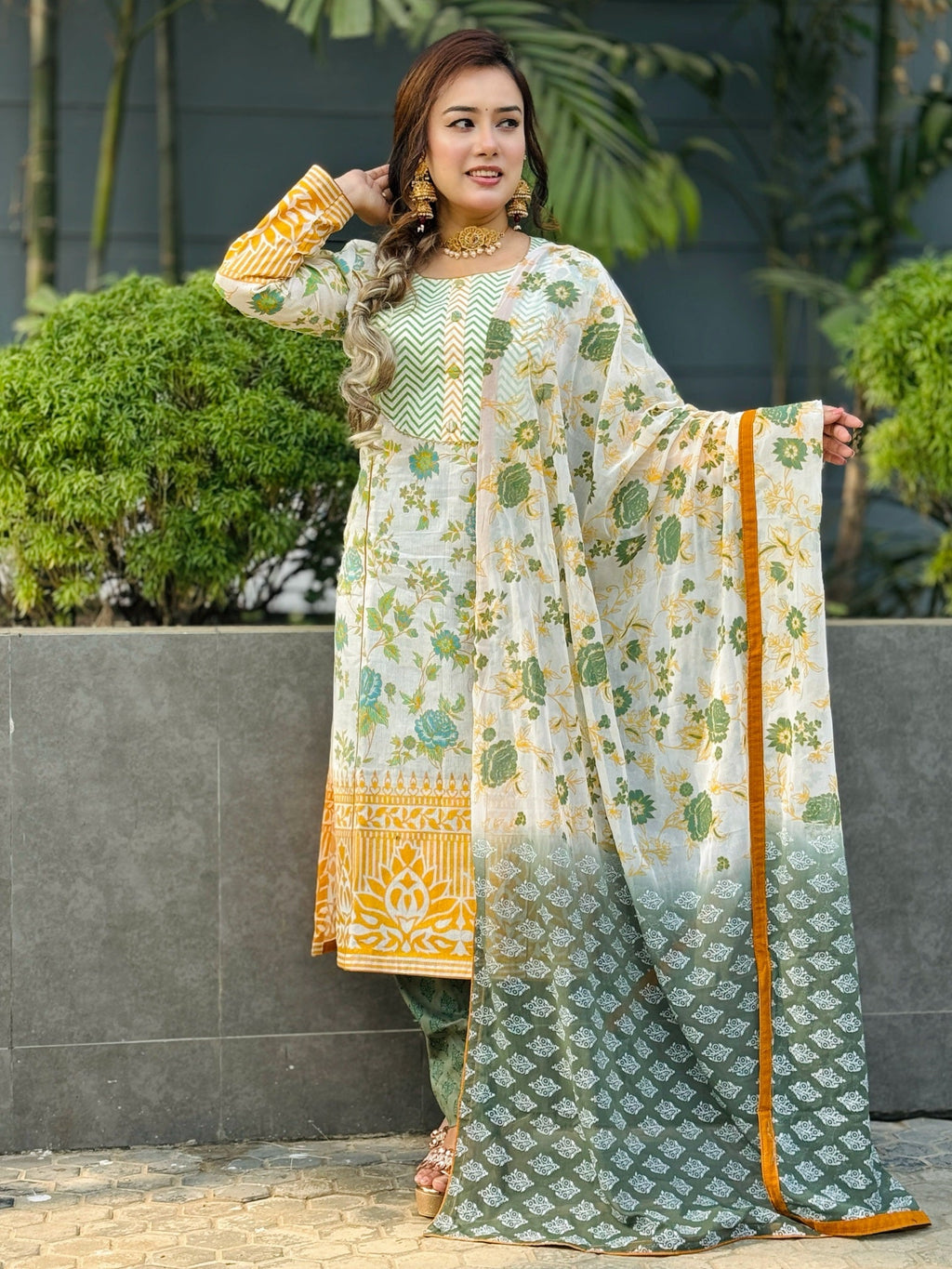 White floral printed shalwar kameez - SaimaFashion