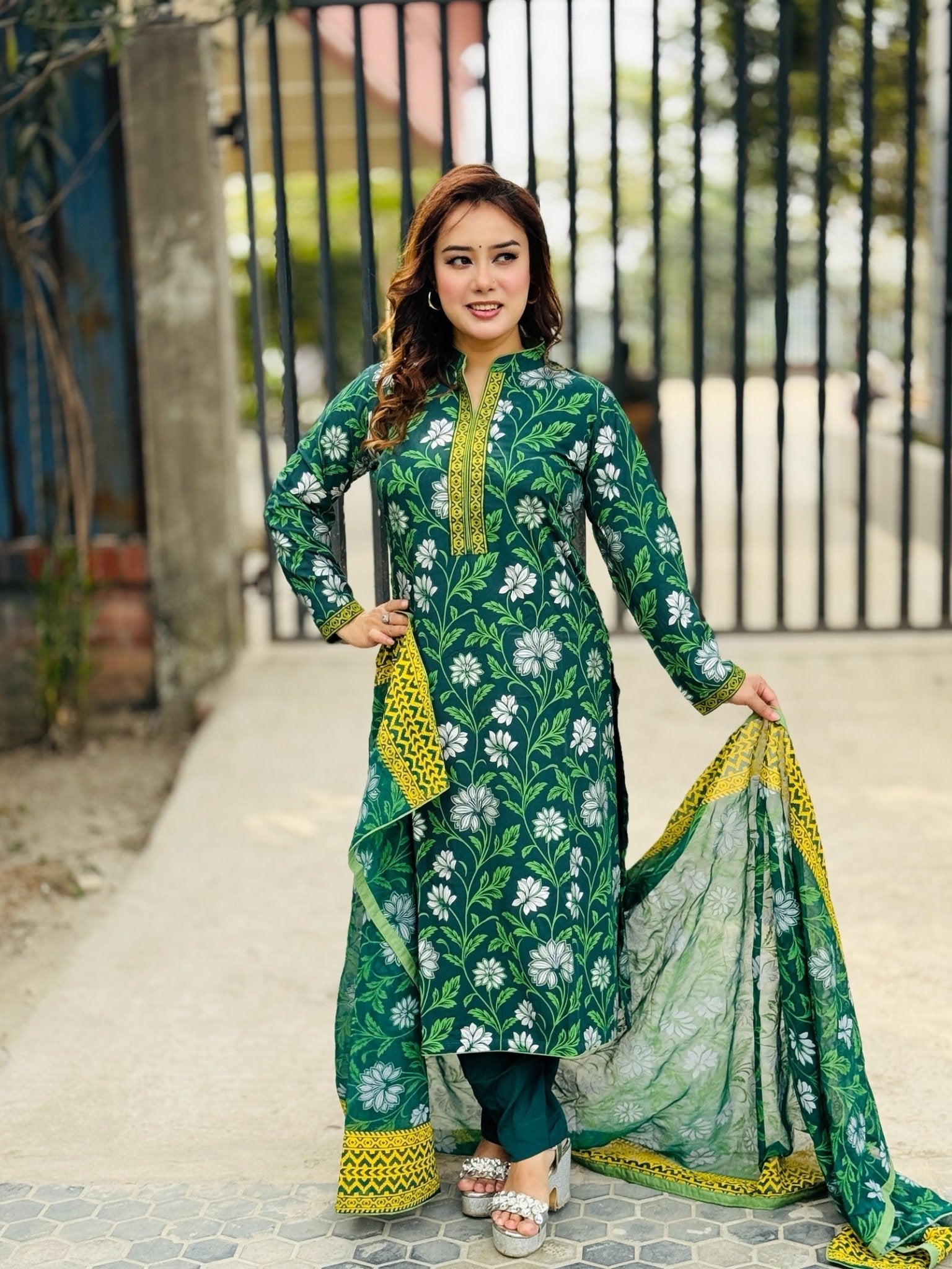 Green Linen Screen Printed Dress - SaimaFashion