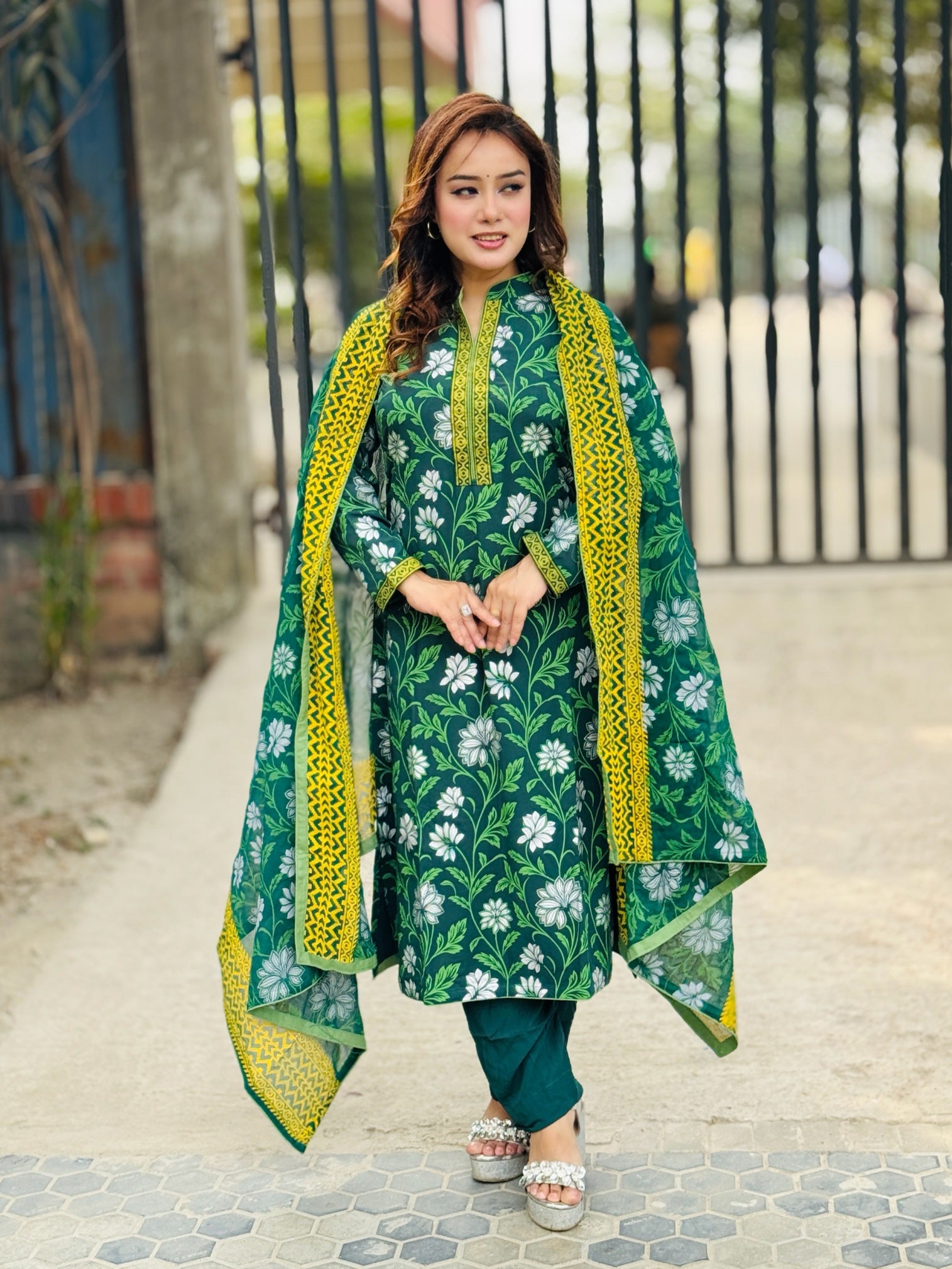 Green Linen Screen Printed Dress - SaimaFashion