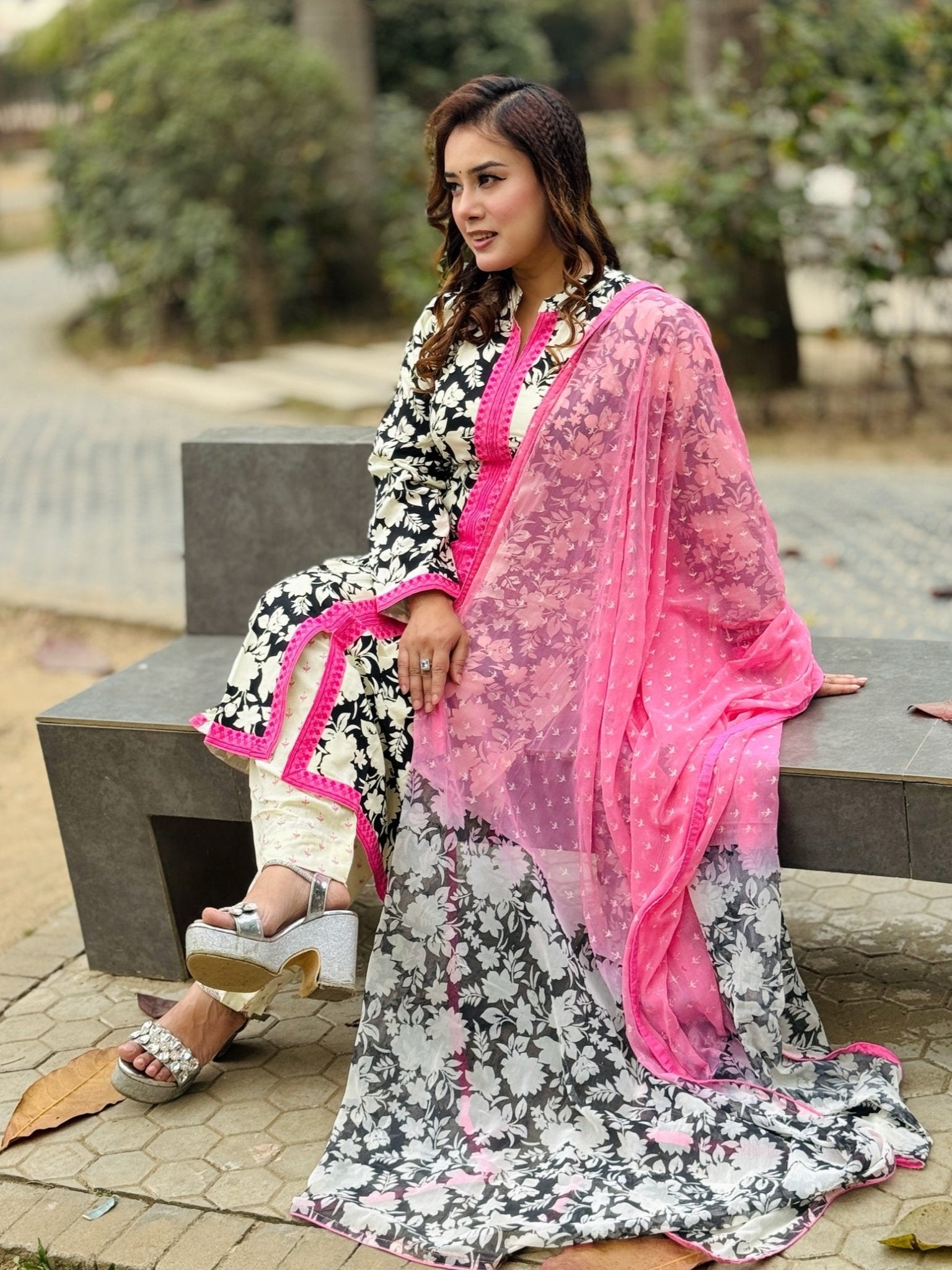 Lilen Fabric Shalwar Kameez Set - SaimaFashion