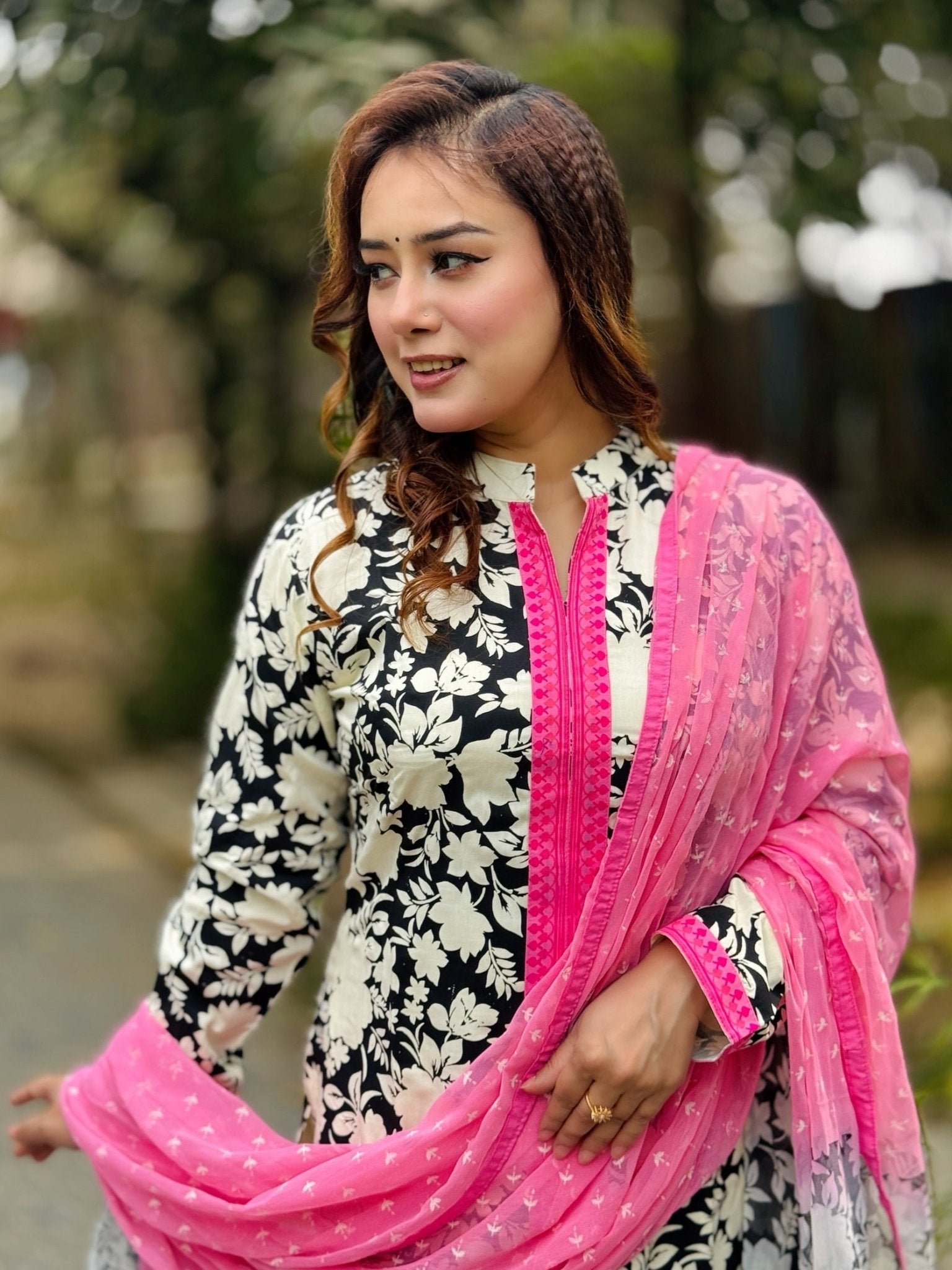 Lilen Fabric Shalwar Kameez Set - SaimaFashion