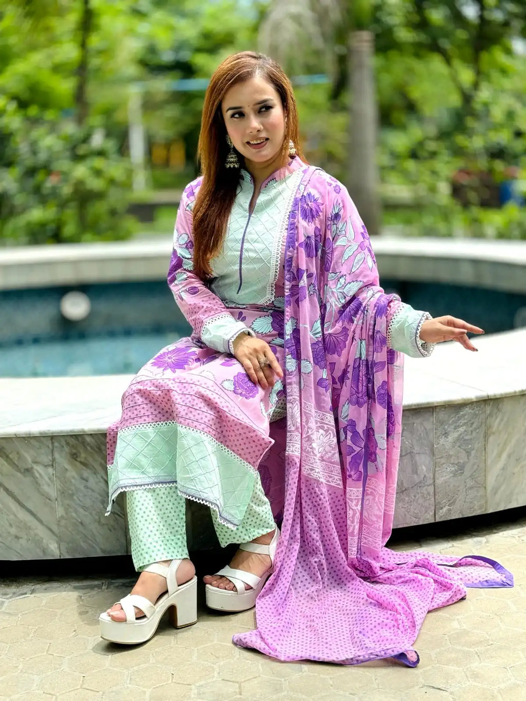 Screen printed cotton shalwar kameez set comes with printed chiffon dupatta