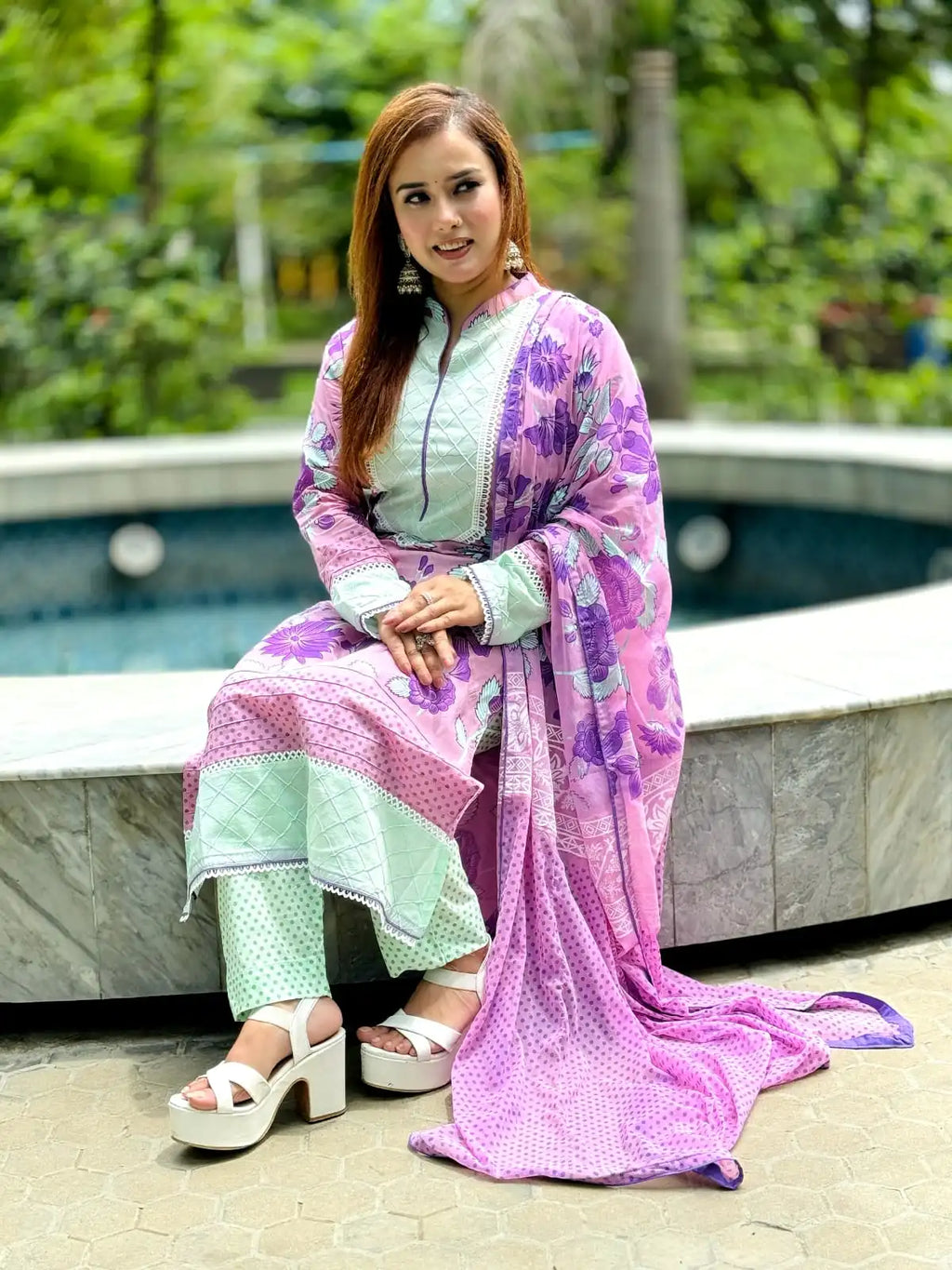 Screen printed cotton shalwar kameez set comes with printed chiffon dupatta